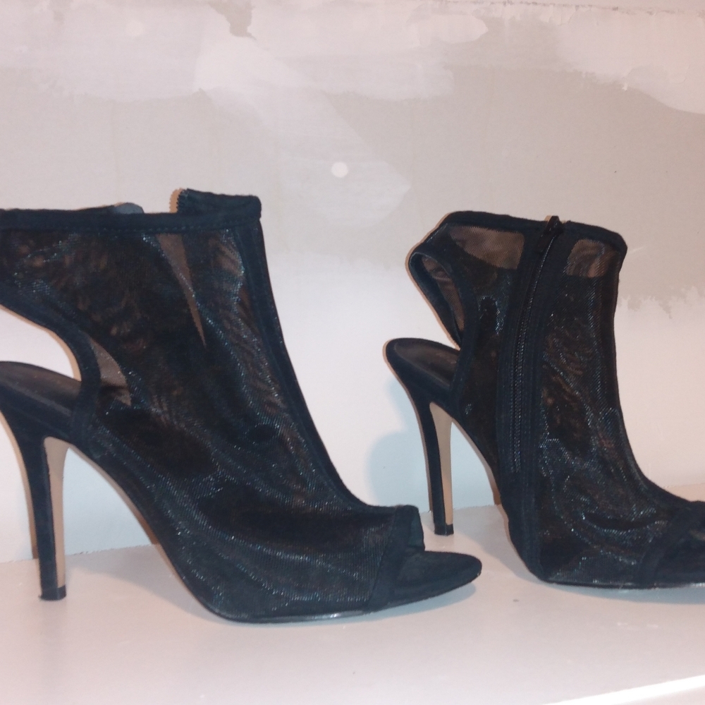 Black mesh zip up heels size 8